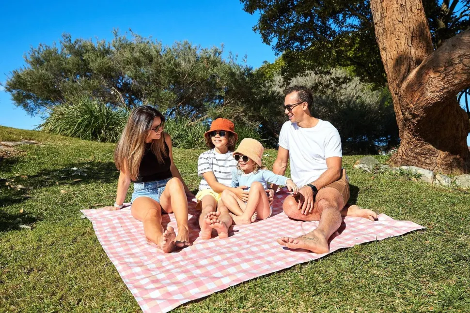 Manta Picnic Dock&Bay Strawberry Rose (2 tamaños)