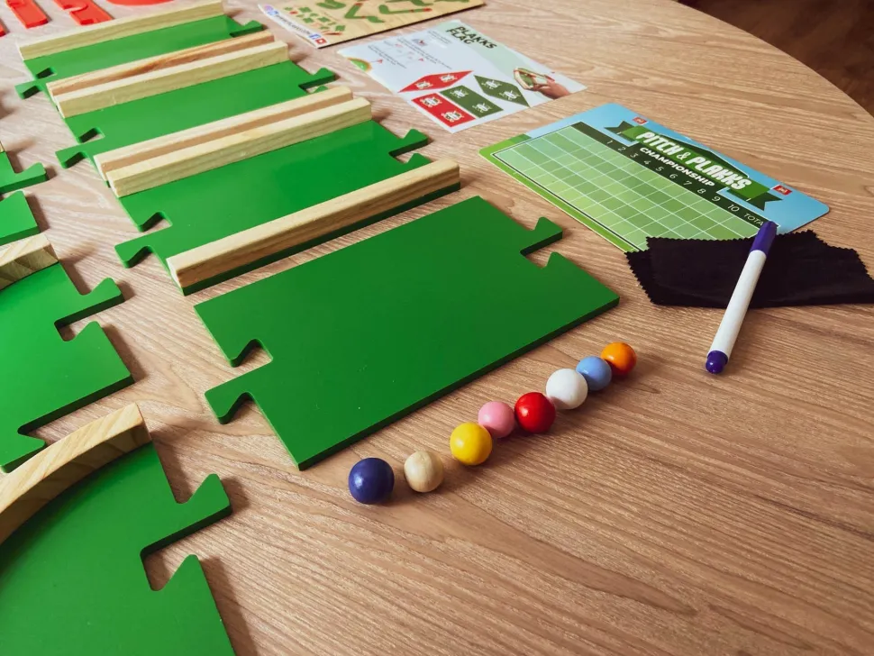 Pitch&Plakks · Juego de minigolf mesa
