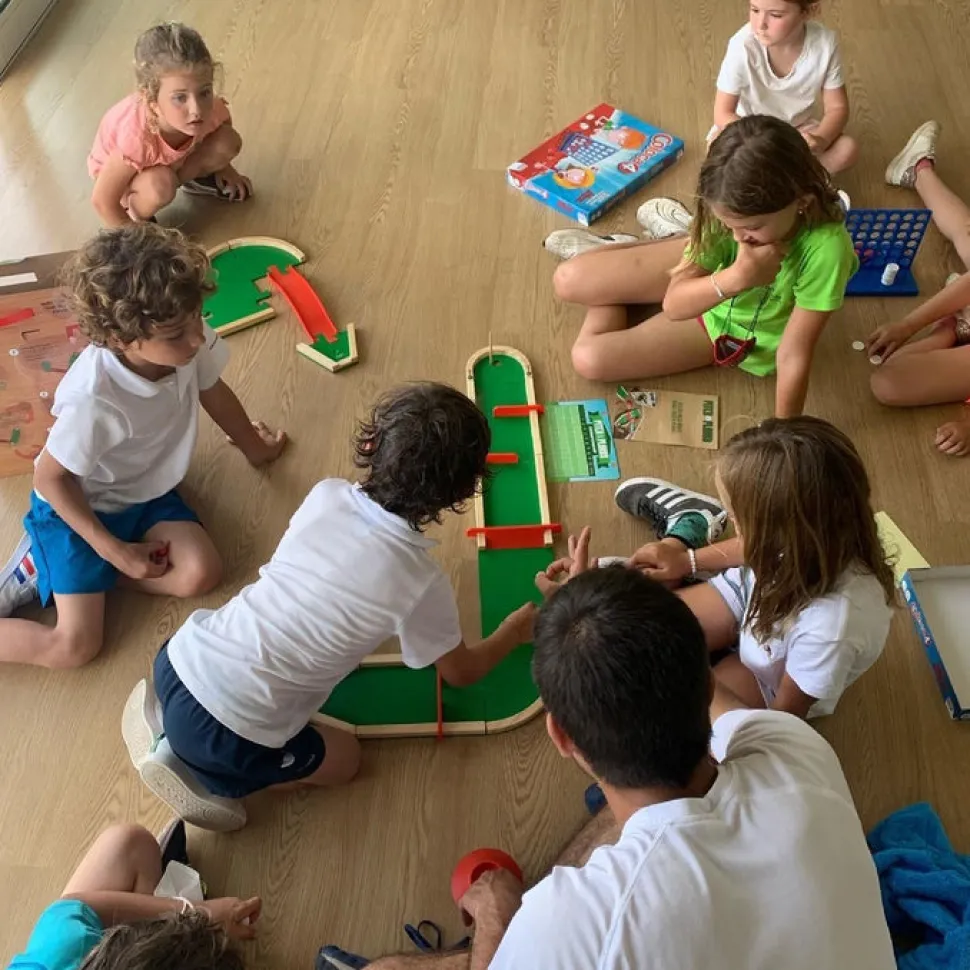 Pitch&Plakks · Juego de minigolf mesa