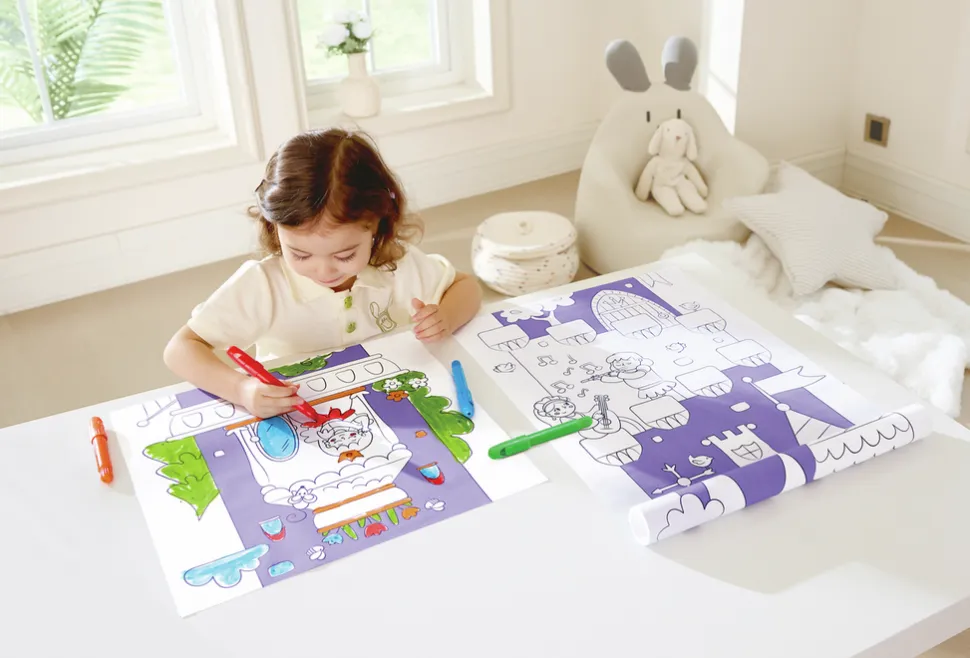 Rollo de papel para garabatos de Castillos · Hape